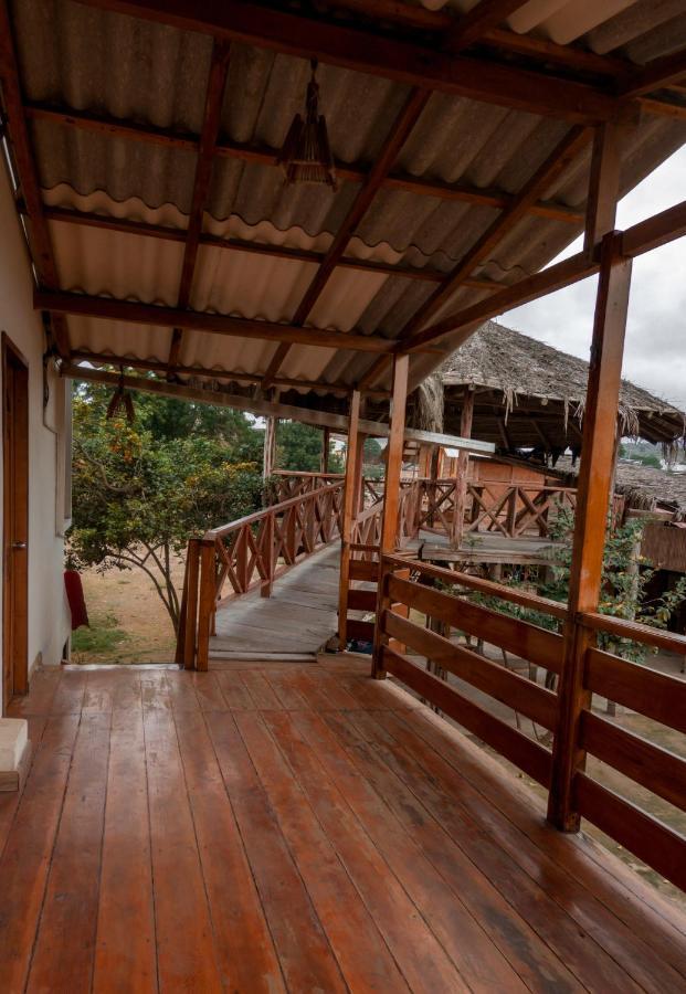 Hostal Tortuga Dorada Puerto López المظهر الخارجي الصورة