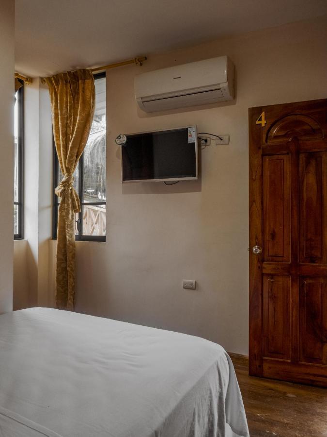 Hostal Tortuga Dorada Puerto López المظهر الخارجي الصورة
