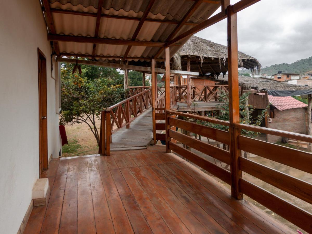 Hostal Tortuga Dorada Puerto López المظهر الخارجي الصورة