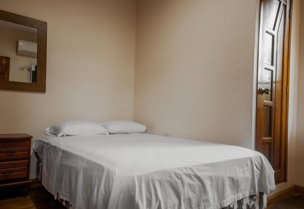 Hostal Tortuga Dorada Puerto López المظهر الخارجي الصورة