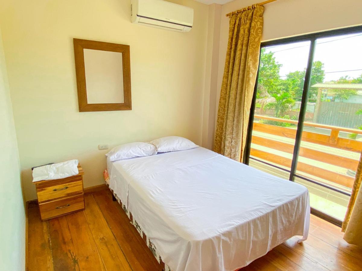 Hostal Tortuga Dorada Puerto López المظهر الخارجي الصورة
