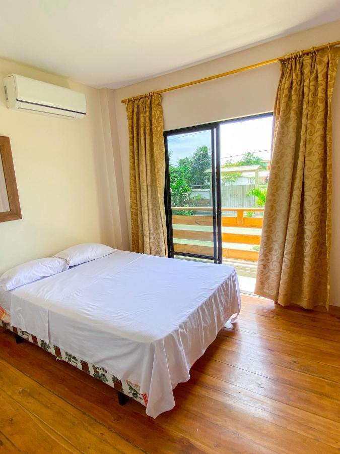 Hostal Tortuga Dorada Puerto López المظهر الخارجي الصورة