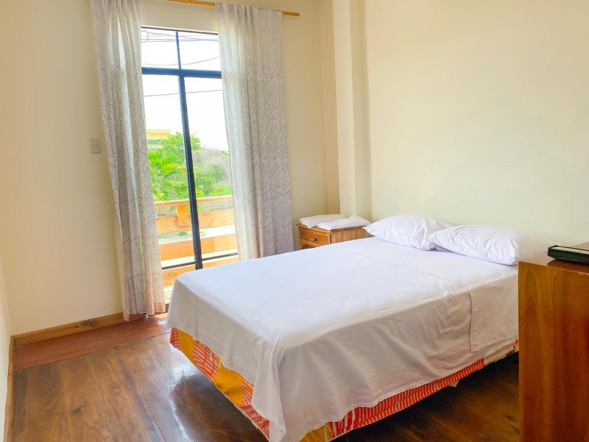 Hostal Tortuga Dorada Puerto López المظهر الخارجي الصورة