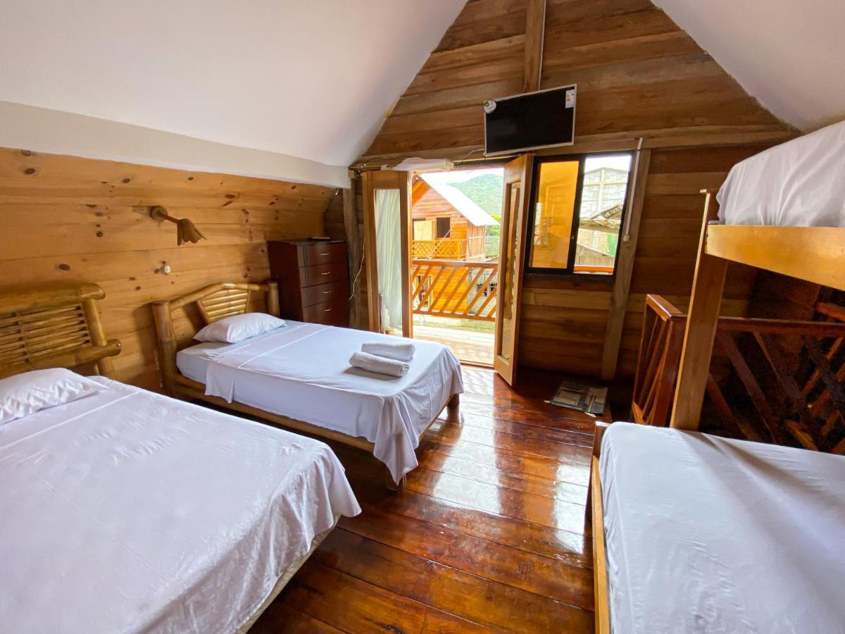 Hostal Tortuga Dorada Puerto López المظهر الخارجي الصورة