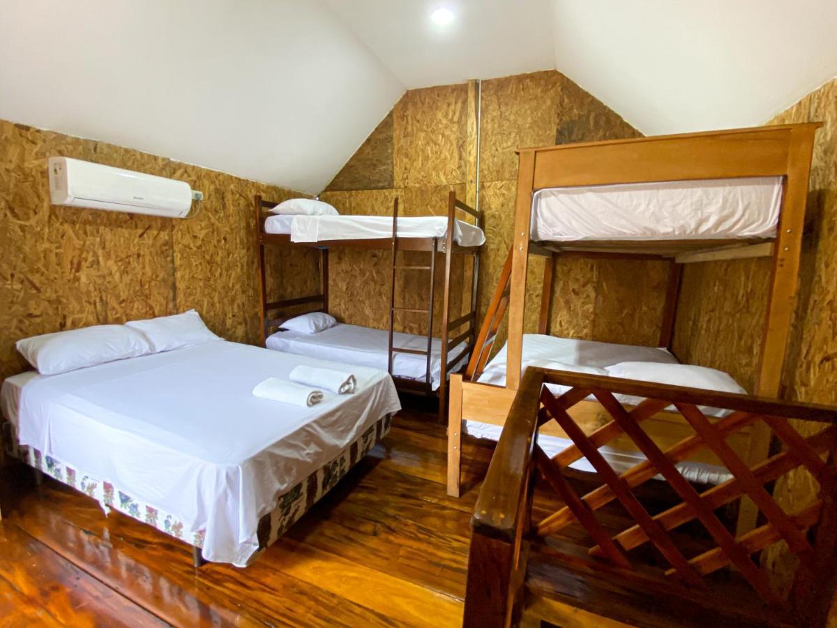 Hostal Tortuga Dorada Puerto López المظهر الخارجي الصورة
